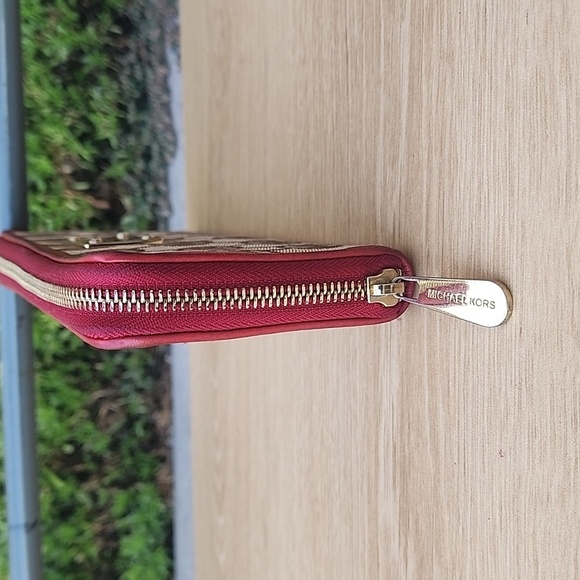 Michael Kors Brown Red Signature Canvas Wallet - Picture 3 of 13